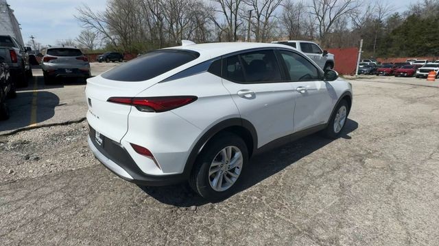 Buick Envista Vehicle Full-screen Gallery Image 08