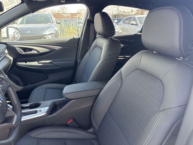 Buick Envista Vehicle Full-screen Gallery Image 11