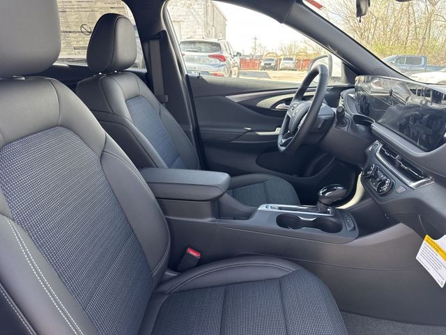 Buick Envista Vehicle Full-screen Gallery Image 23