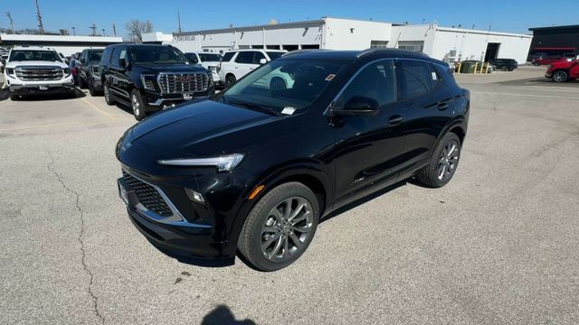 Buick Encore GX Vehicle Full-screen Gallery Image 04