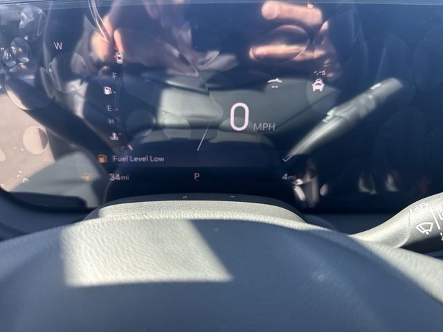 Buick Encore GX Vehicle Full-screen Gallery Image 15