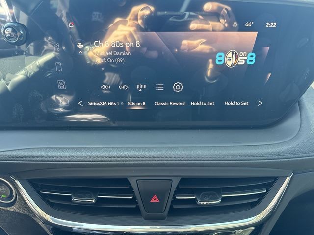 Buick Encore GX Vehicle Full-screen Gallery Image 16