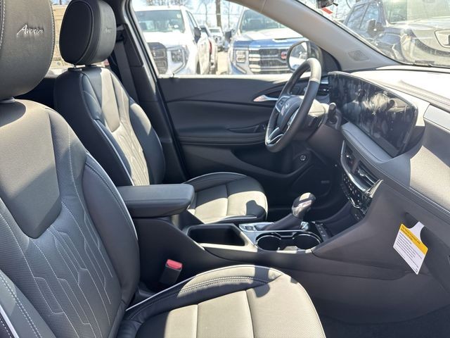 Buick Encore GX Vehicle Full-screen Gallery Image 24