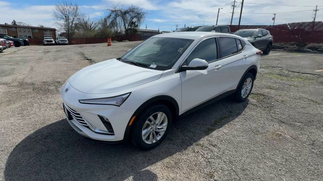 Buick Envista Vehicle Full-screen Gallery Image 04