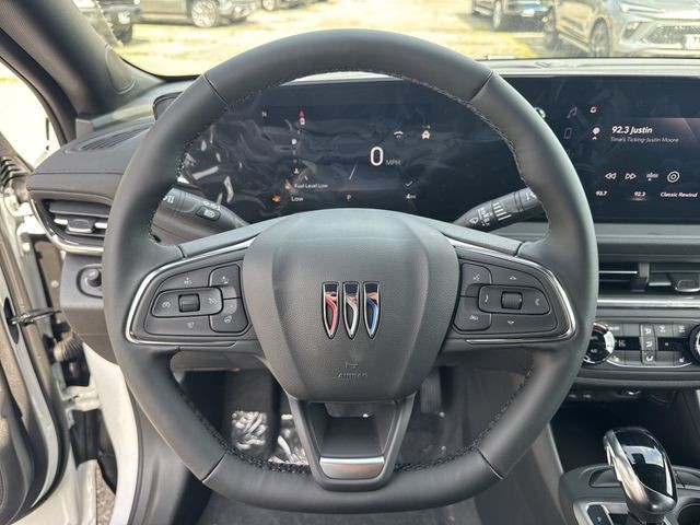 Buick Envista Vehicle Full-screen Gallery Image 14
