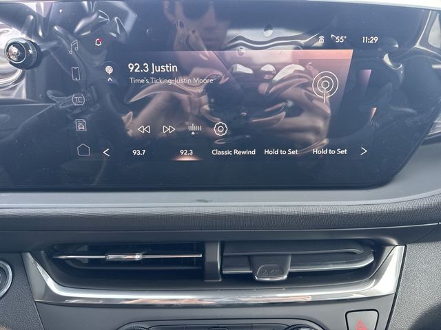 Buick Envista Vehicle Full-screen Gallery Image 16