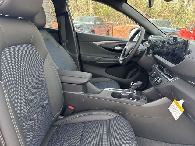 Buick Envista Vehicle Full-screen Gallery Image 23