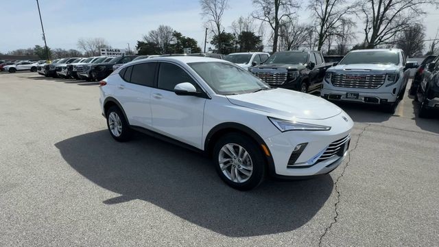 Buick Envista Vehicle Full-screen Gallery Image 02