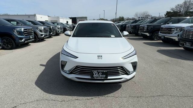 Buick Envista Vehicle Full-screen Gallery Image 03