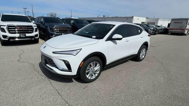 Buick Envista Vehicle Full-screen Gallery Image 04