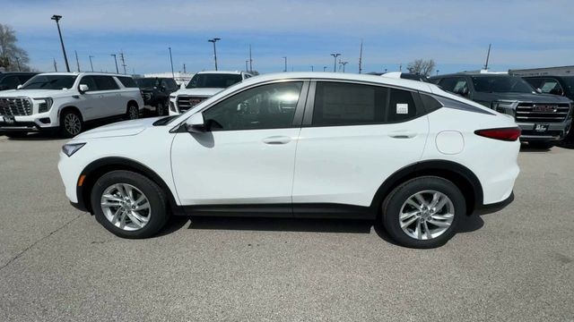 Buick Envista Vehicle Full-screen Gallery Image 05