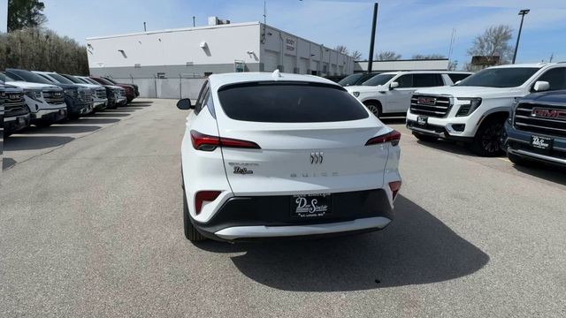 Buick Envista Vehicle Full-screen Gallery Image 07