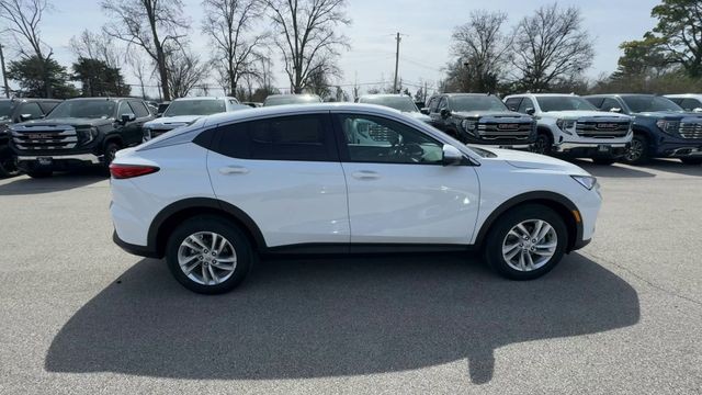 Buick Envista Vehicle Full-screen Gallery Image 09