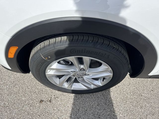 Buick Envista Vehicle Full-screen Gallery Image 10