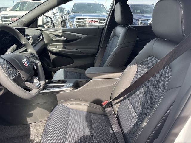 Buick Envista Vehicle Full-screen Gallery Image 11