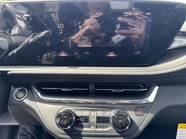 Buick Envista Vehicle Full-screen Gallery Image 18