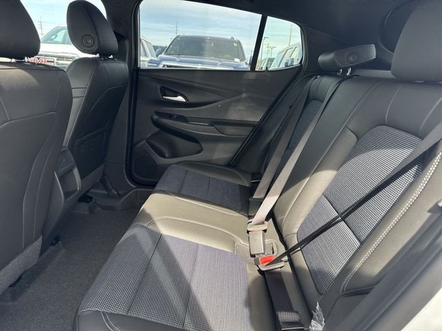 Buick Envista Vehicle Full-screen Gallery Image 21