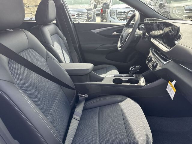 Buick Envista Vehicle Full-screen Gallery Image 23