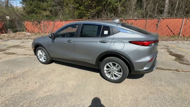 Buick Envista Vehicle Full-screen Gallery Image 06