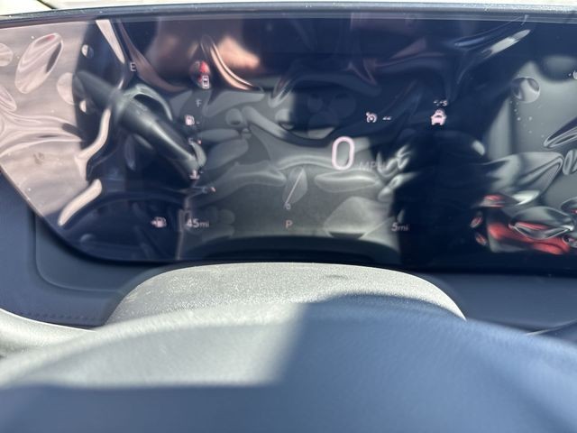 Buick Encore GX Vehicle Full-screen Gallery Image 15