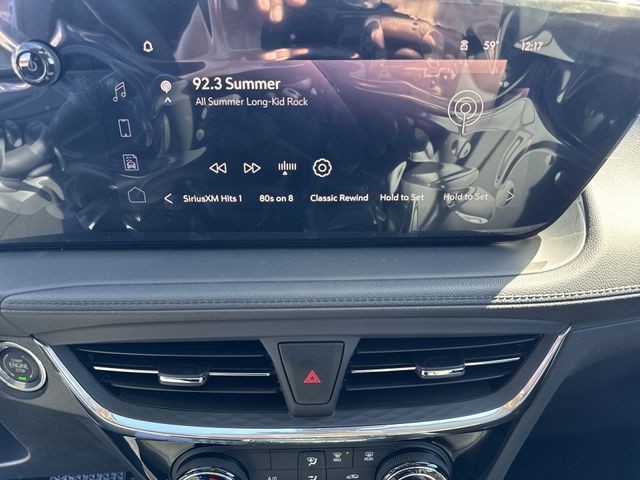 Buick Encore GX Vehicle Full-screen Gallery Image 16