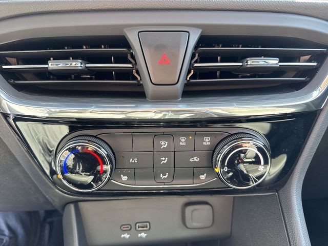 Buick Encore GX Vehicle Full-screen Gallery Image 18