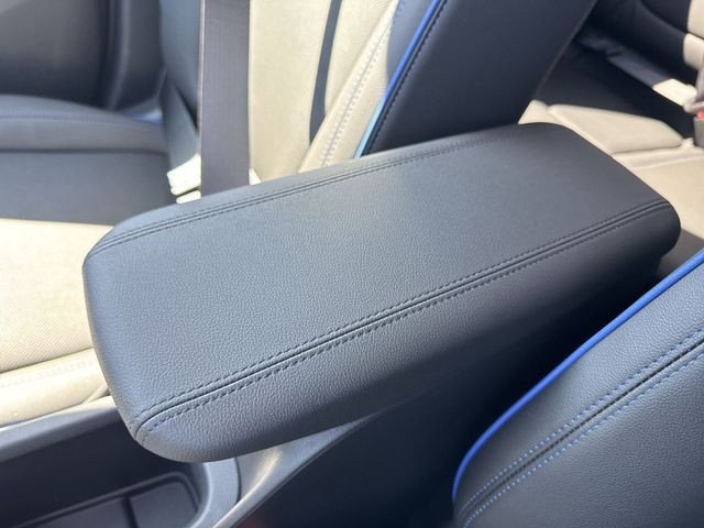 Buick Encore GX Vehicle Full-screen Gallery Image 20