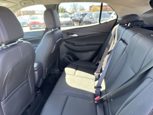 Buick Encore GX Vehicle Full-screen Gallery Image 21