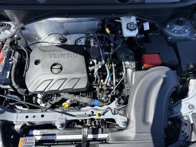 Buick Encore GX Vehicle Full-screen Gallery Image 24