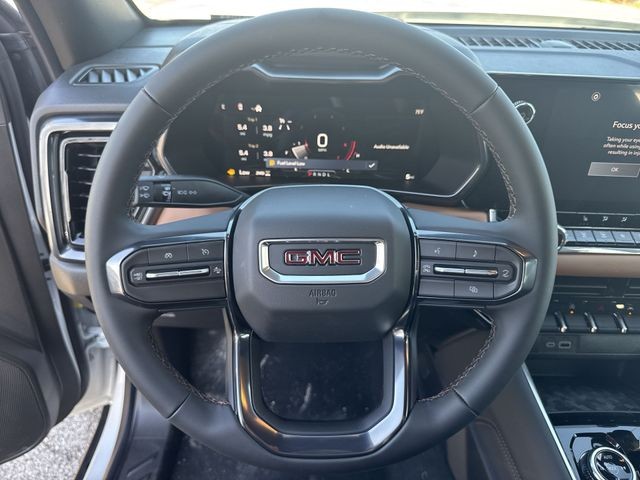 GMC Canyon Vehicle Full-screen Gallery Image 14