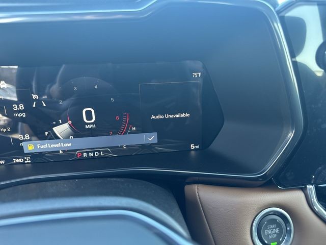 GMC Canyon Vehicle Full-screen Gallery Image 15