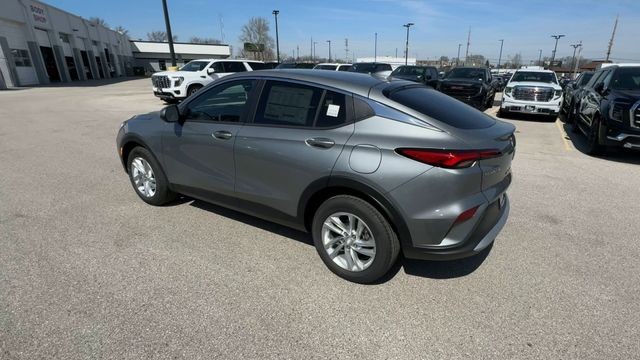 Buick Envista Vehicle Full-screen Gallery Image 06