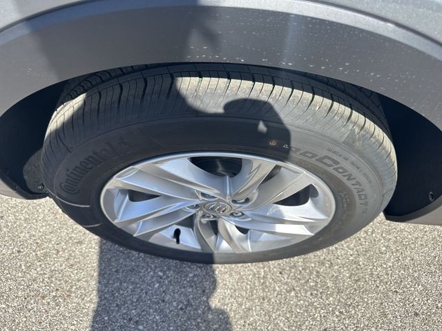 Buick Envista Vehicle Full-screen Gallery Image 10