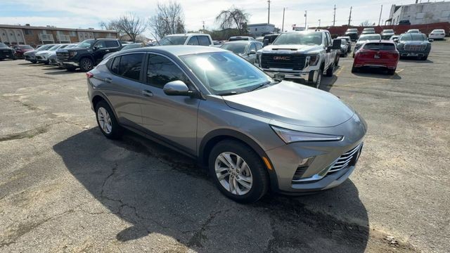 Buick Envista Vehicle Full-screen Gallery Image 02