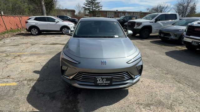 Buick Envista Vehicle Full-screen Gallery Image 03