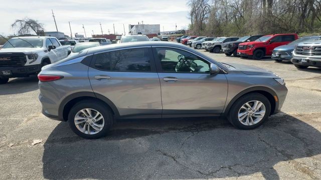 Buick Envista Vehicle Full-screen Gallery Image 09