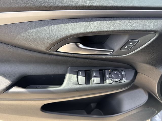 Buick Envista Vehicle Full-screen Gallery Image 13