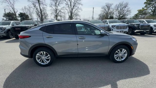 Buick Envista Vehicle Full-screen Gallery Image 09