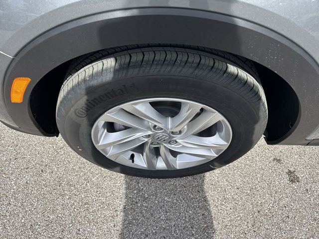 Buick Envista Vehicle Full-screen Gallery Image 10