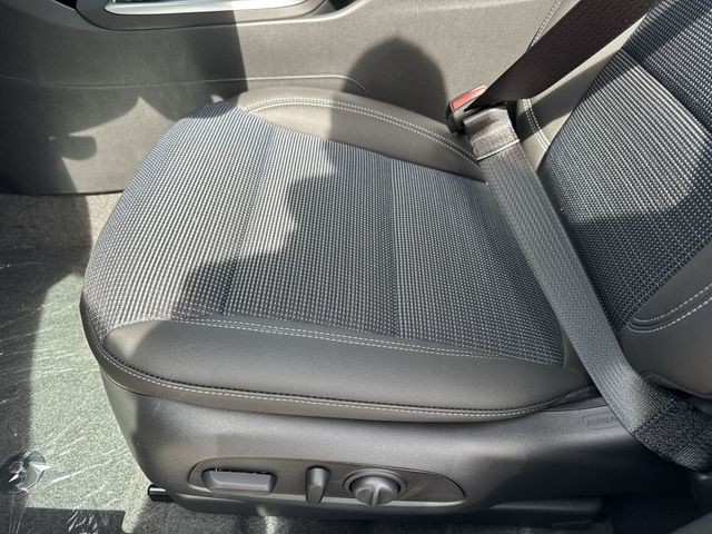 Buick Envista Vehicle Full-screen Gallery Image 12