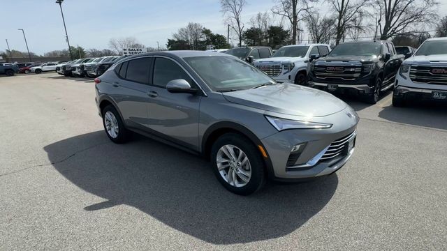 Buick Envista Vehicle Full-screen Gallery Image 02