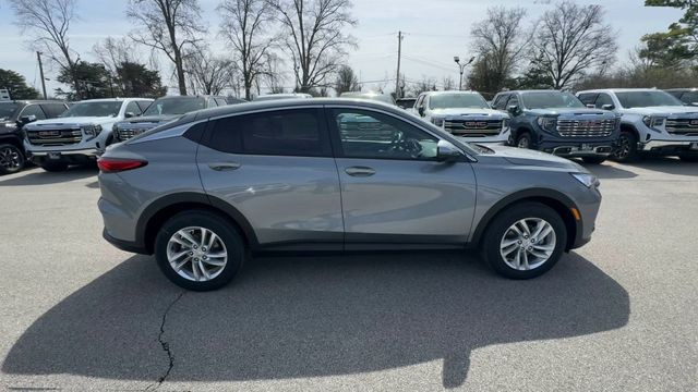 Buick Envista Vehicle Full-screen Gallery Image 09