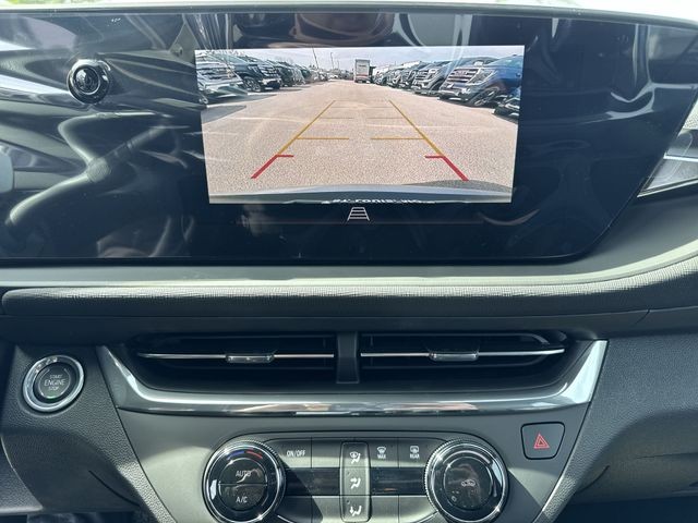 Buick Envista Vehicle Full-screen Gallery Image 17