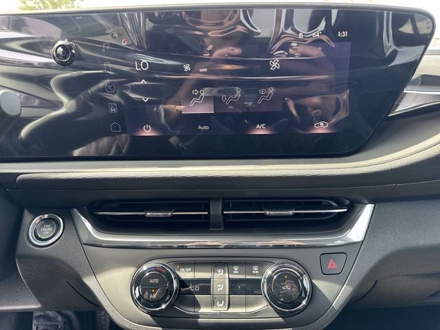 Buick Envista Vehicle Full-screen Gallery Image 18