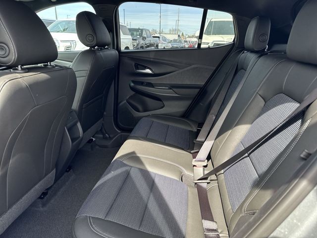 Buick Envista Vehicle Full-screen Gallery Image 21