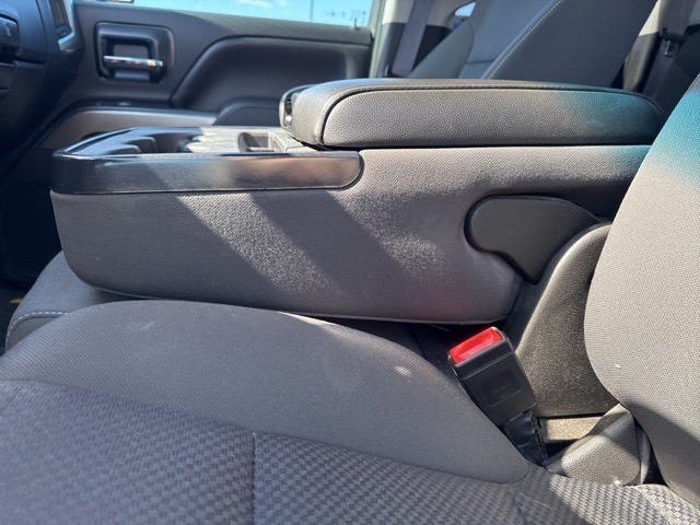 Chevrolet Silverado 1500 Vehicle Full-screen Gallery Image 13