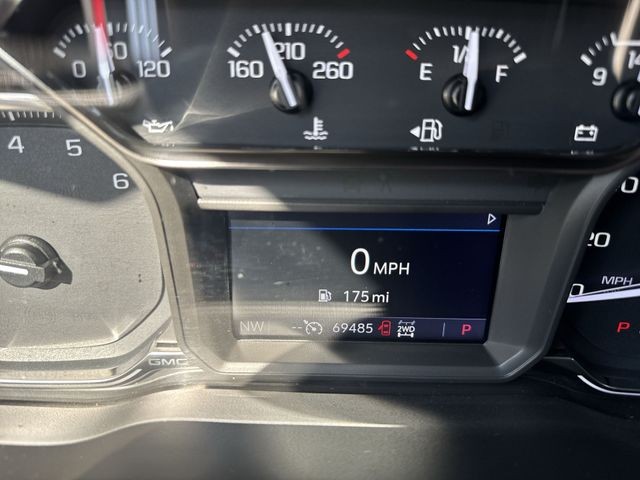 GMC Sierra 1500 Vehicle Full-screen Gallery Image 15