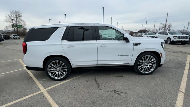 GMC Yukon Vehicle Full-screen Gallery Image 09