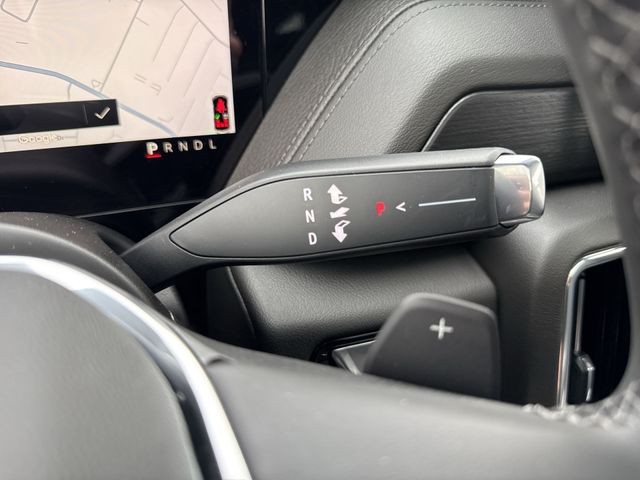 GMC Yukon Vehicle Full-screen Gallery Image 20