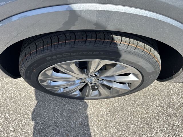 Buick Envista Vehicle Full-screen Gallery Image 10